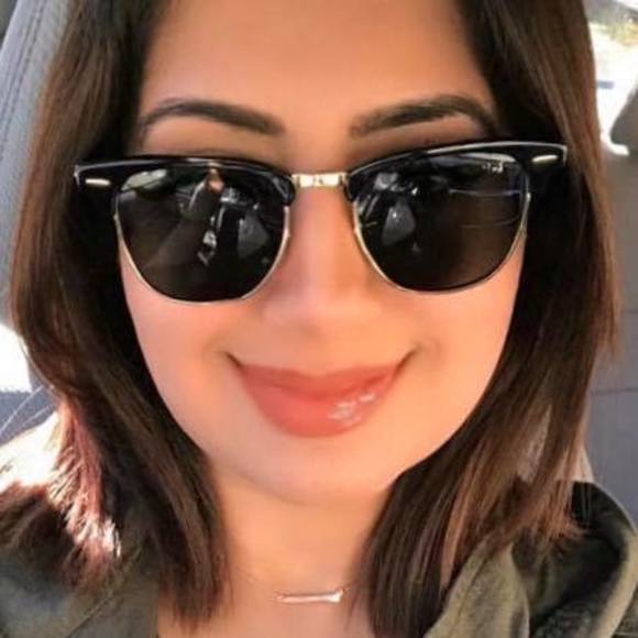 Meet your Posher, Tasnim - Picture 1 of 1